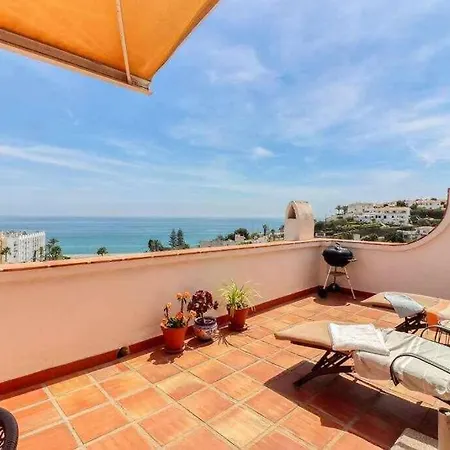 Urb Tropicana, 2 Bedroom Apartment *