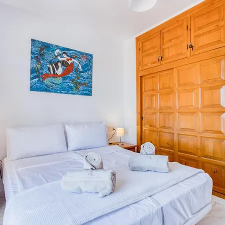 Urb Tropicana, 2 Bedroom Apartment *