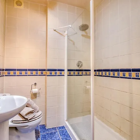 Apartment Urb Tropicana, 2 Bedroom